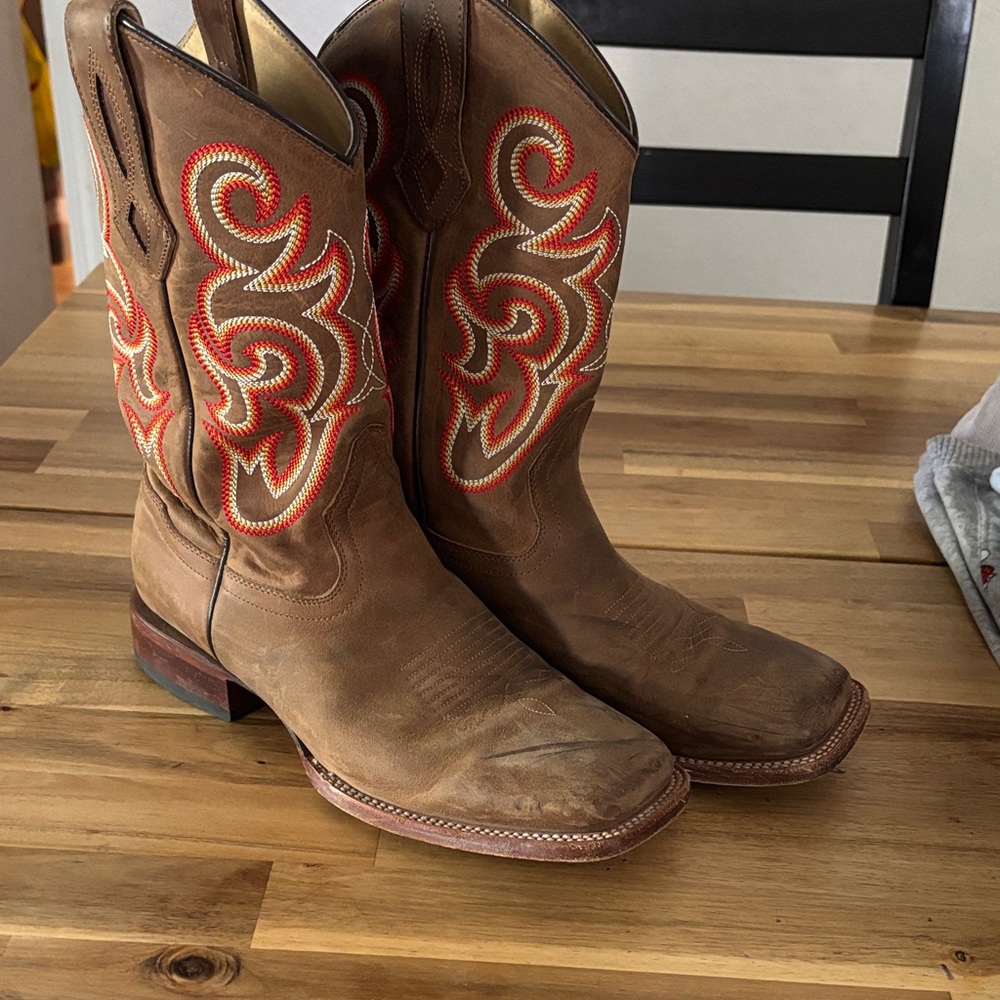 Cody James Brown Men's Cowboy Boots with Red & Cream Embroidery